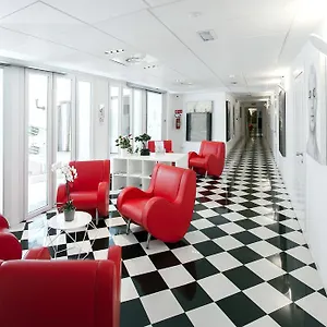 4* Aparthotel & Urban Padel